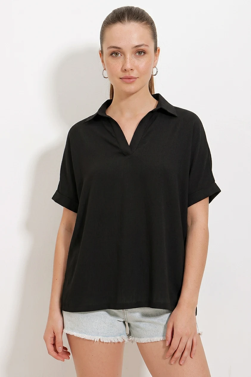 Kadın Polo Yaka Kısa Kol Oversize Siyah Bluz 