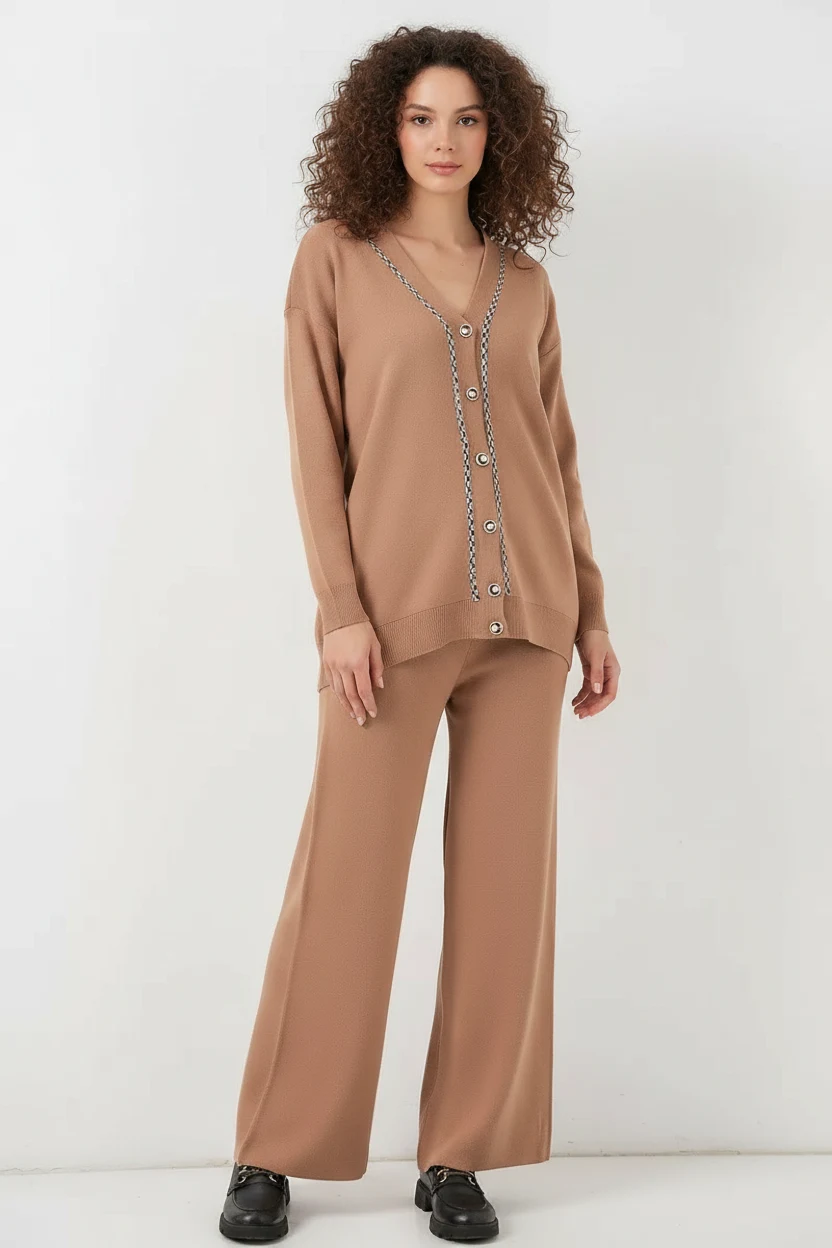  Kadın V Yaka Düğmeli Triko Camel Takım 