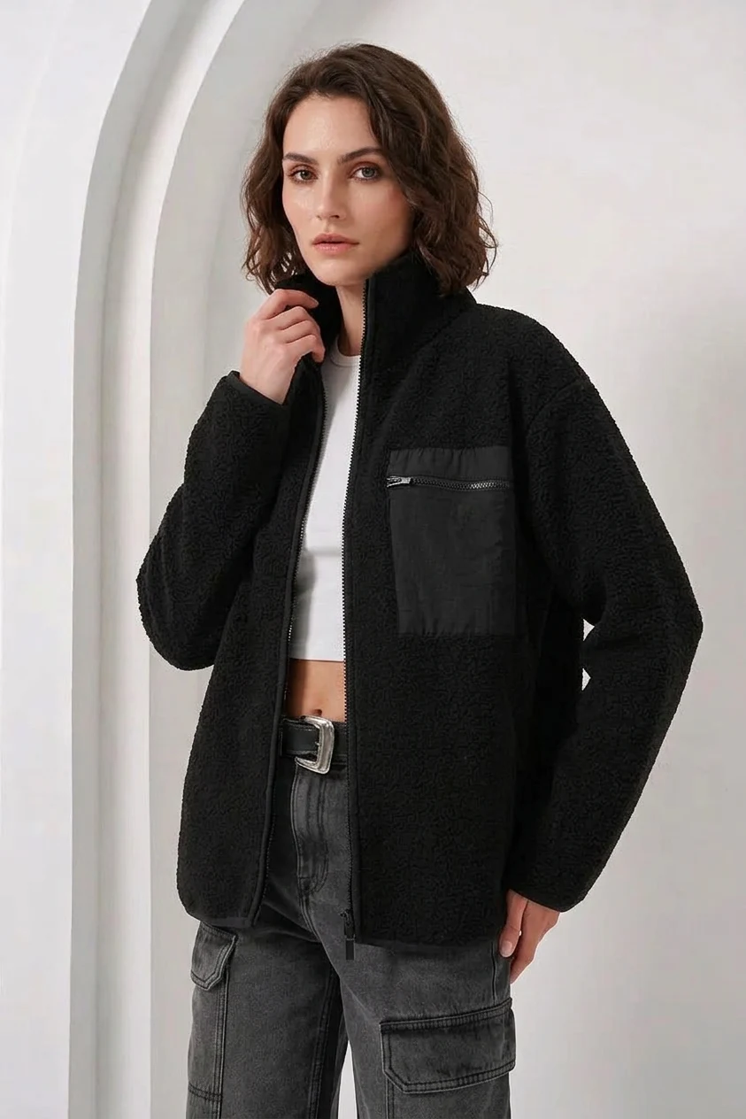  Kadın Yüksek Yaka Oversize Cep Detaylı Siyah Ceket 