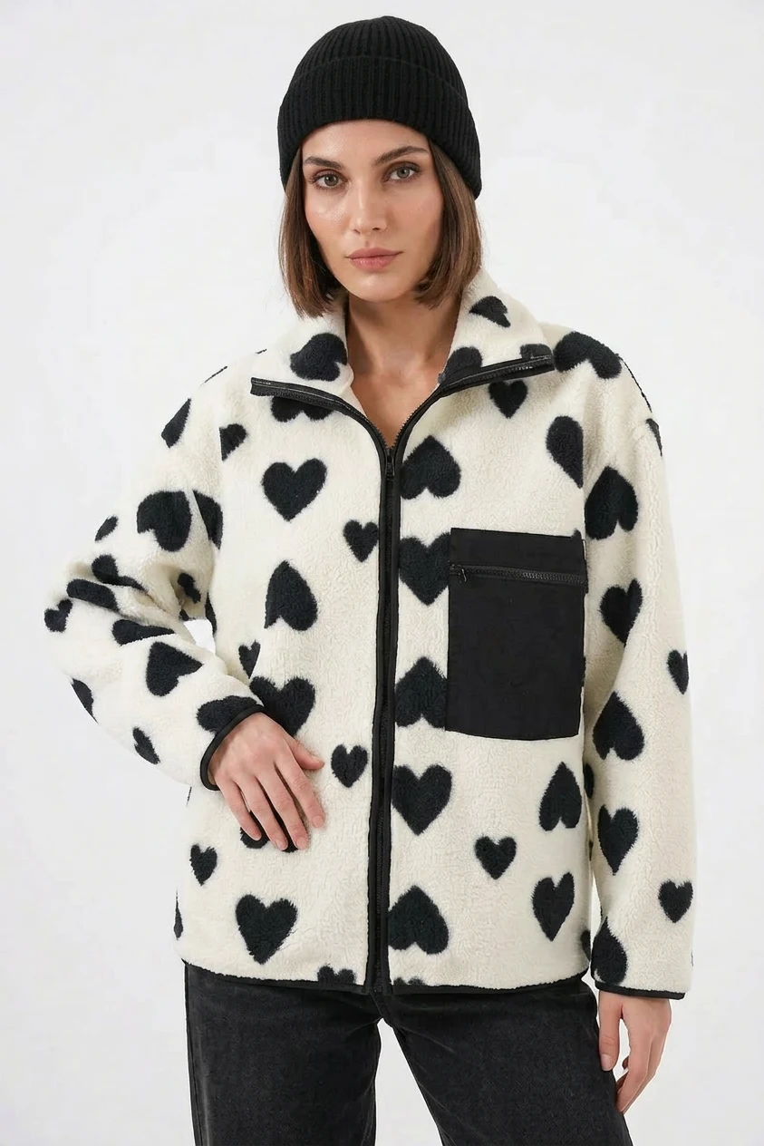  Kadın Dik Yaka Oversize Kalp Desenli Açık Beyaz Ceket 