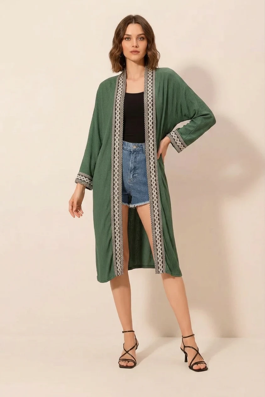  Kadın V Yaka Kuşaklı Nakışlı Kol Detayı Zümrüt Yeşili Kimono 